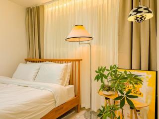Yeoksam, Gangnam, COEX Starfield, Jamsil 20 minutes, Itaewon 30 minutes, Gangnam Plastic Surgery - 4