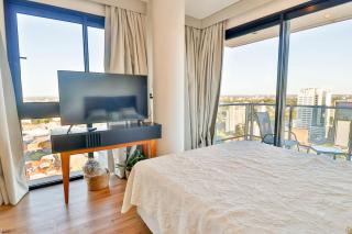 Just 100 meters from Shopping del Sol - 1