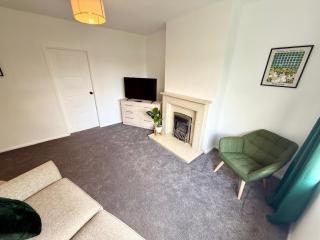 Rochester House -3 bedrooms Work stays - 7