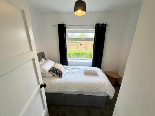 Rochester House -3 bedrooms Work stays - 1