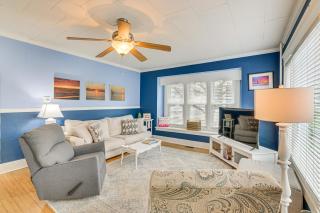Ludington Home w/ 6 Bicycles < 1 Mi to Beach! - 6
