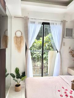 Huni Suite Staycation Studio Type Unit Condo - Davao City - 8