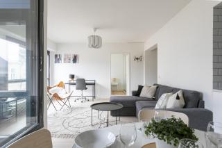 Cozy 60m2 1BR home with Balcony by Central Station - 7