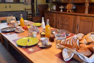 Insolites à Chimay - Les roulottes à Rièzes - 2