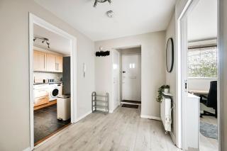 Modern 2 Bed Apartment in Bethnal Green with Free Parking - 7