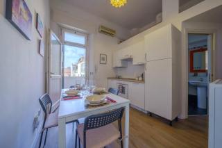 Suite in the Center of Bologna – Up to 4 Guests - 3