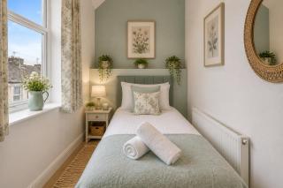 Contractor Burnley Newly Modernised Sleeps 4 - 4