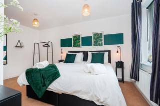 Cosy 5BR - Free WiFi - Parking - Netflix - Family Friendly - 3
