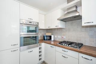 Elegant 5BR - High Seed WiFi - Parking - Netflix - Family Friendly - 2