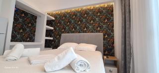 Cozy White House - Near Beach Private Jacuzzi - 2