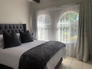 Home in Waterkloof Glen - 6