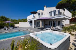 Casa BELLADONNA with Heated pool and Kids Playground - 8