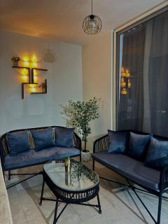 Exclusive 3BR Retreat Nile and Pyramids Views Maadi Prime location - 4