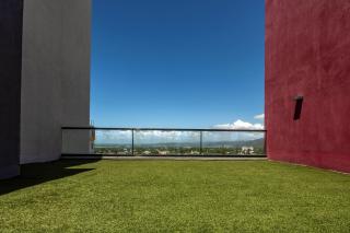 Airy Modern 2br Condo Rooftop Pool - 1