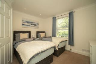 Charming 3 Bedroom House Ascot Parking & WiFi - 3