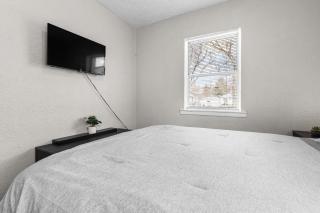 3 Bedroom Game House with Pool Table and Arcades - 8