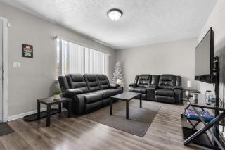 3 Bedroom Game House with Pool Table and Arcades - 5