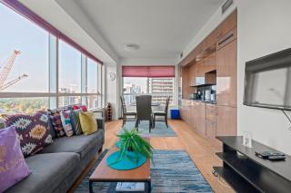 2BD 2BR Panoramic View Sheppard Metro Free parking in Downtown Toronto - 1