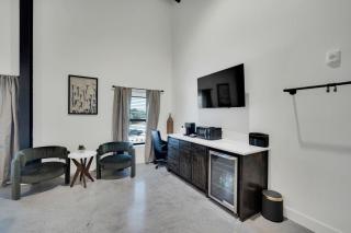 The Lawson Loft – Walkable DT 209 - 6