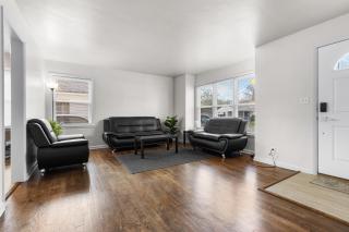 Spacious 3 Bedroom Home with Game Room and Parking - 9