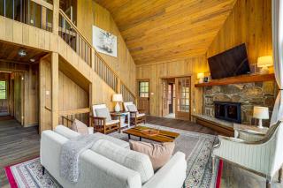 Hot Tub Relaxation: Mountaintop Gem in Burnsville! - 9