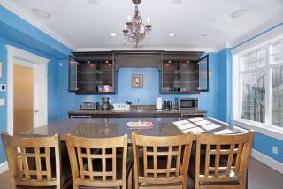 Modern 2BR Home - Prime West Vancouver Location - 4