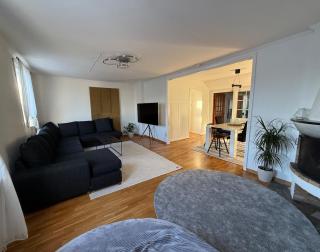Spacious flat 15 min to the beach - 0