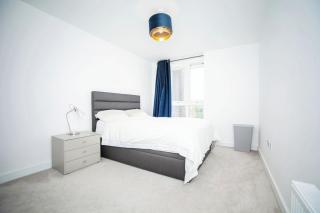 1-Bed Flat in Rochester Riverside - 4