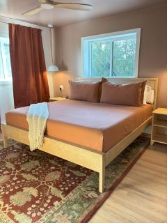 Luxury 4BR Home with Jacuzzi Patio and Game Room Near Downtown - 4