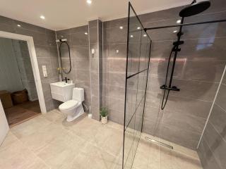 Lovely room by the sea with shared kitchen and bathroom - 5