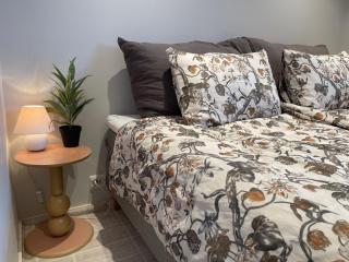 Lovely room by the sea with shared kitchen and bathroom - 0