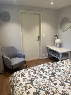 Lovely room by the sea with shared kitchen and bathroom - 7
