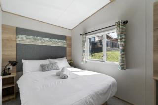 The Meadow Retreat - 2 Bed with Decking - 7