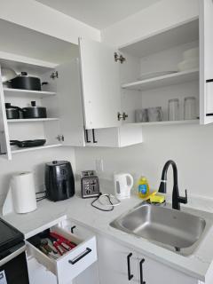 Aby Cozy 1 Bedroom Suite - 4