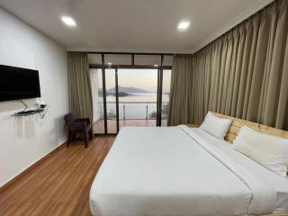 Shvas Island Resort - 8
