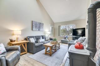 Cozy Bartlett Condo: 1 Mi to Attitash Ski Resort! - 0