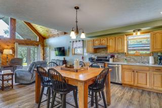 3-Acre Benezette Cabin Hot Tub, Grill and Mtn View - 4