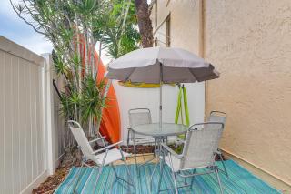 < 2 Mi to Coast: St Pete Beach Gem w/ Pool Access - 7