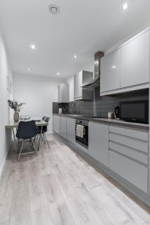 Stylish Apartment - Near City Centre & University - 8