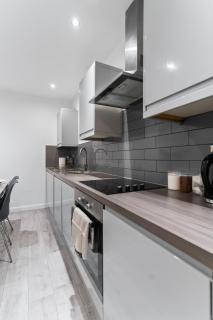 Stylish Apartment - Near City Centre & University - 1