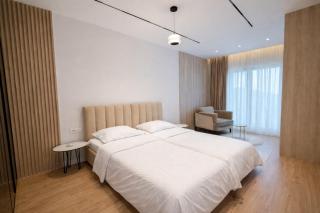 SkyView Luxury Apartment 12th Floor Panorama, City Center - 4
