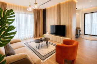 SkyView Luxury Apartment 12th Floor Panorama, City Center - 9