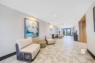 Luxury 1-BR & Den in Miami Central - Pool - Gym - 9