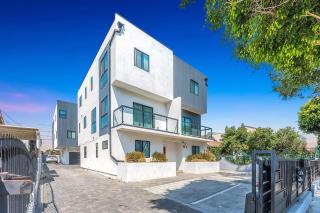 Luxury Townhome with Gated Parking and Private Balcony - 4