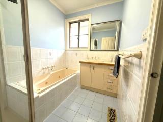 Private Room Shared House Bentleigh near train - 1