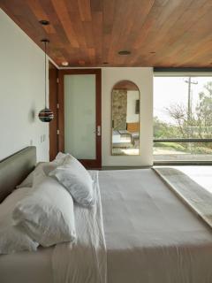 Panoramic Ocean Views, Designer MCM House and Studio - 8