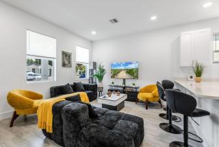 Modern New Home, Prime West Palm Beach Location - 6