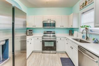 Luxury 1st-Floor Barefoot Resort Condo! - 3