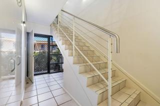 Huge Stylish Townhouse - 5