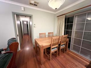 Private Room Home Feels Bentleigh 1 min to train - 3